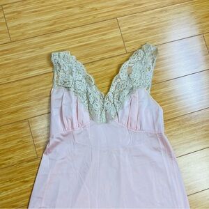 Beautiful Vintage Vanity Fair Pale Pink Princess Nightgown Size 36